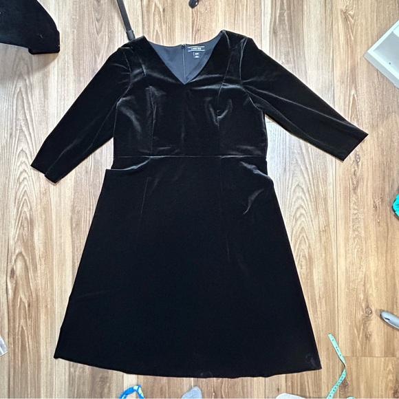 Lands End black velvet v neck a line 3/4 sleeve dress size 16W cocktail party - Picture 6 of 9